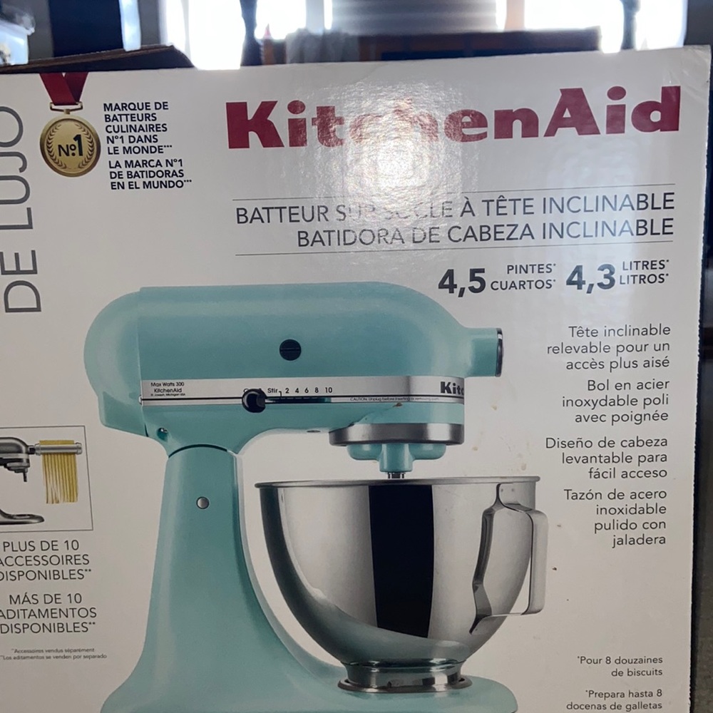 Brand New KitchenAid mixer mint green.